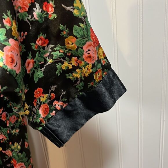 Victoria’s Secret Vintage Gold label floral button up pajama shirt - Picture 5 of 6